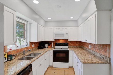 House in Daytona Beach, Florida 3 bedrooms, 148.46 sq.m. № 1621902 - photo 10