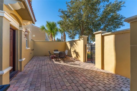Townhouse in Davenport, Florida 4 bedrooms, 182.83 sq.m. № 2110645 - photo 3