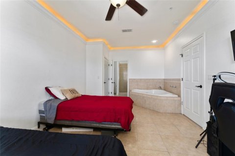 Townhouse in Davenport, Florida 4 bedrooms, 182.83 sq.m. № 2110645 - photo 11