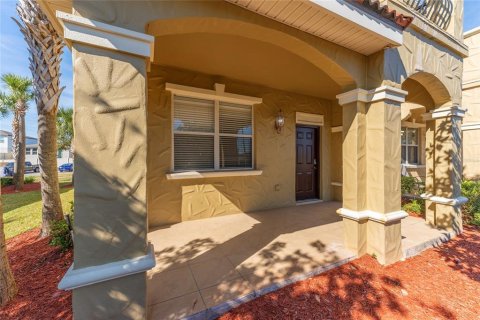 Townhouse in Davenport, Florida 4 bedrooms, 182.83 sq.m. № 2110645 - photo 30