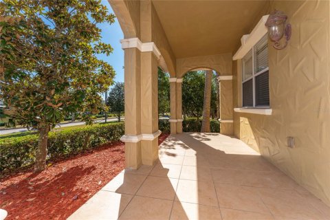 Townhouse in Davenport, Florida 4 bedrooms, 182.83 sq.m. № 2110645 - photo 28