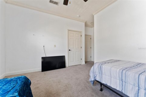 Townhouse in Davenport, Florida 4 bedrooms, 182.83 sq.m. № 2110645 - photo 21