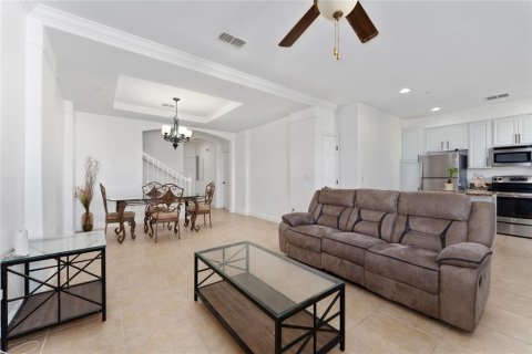 Townhouse in Davenport, Florida 4 bedrooms, 182.83 sq.m. № 2110645 - photo 10