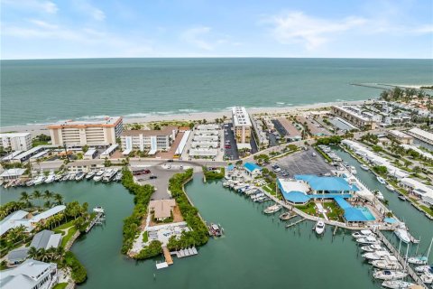 Condo in Venice, Florida, 2 bedrooms  № 2277165 - photo 30