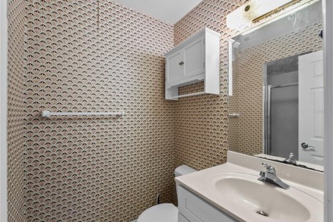 Condo in Venice, Florida, 2 bedrooms  № 2277165 - photo 22
