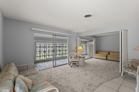 Condo in Venice, Florida, 2 bedrooms  № 2277165 - photo 7