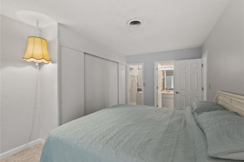 Condo in Venice, Florida, 2 bedrooms  № 2277165 - photo 21