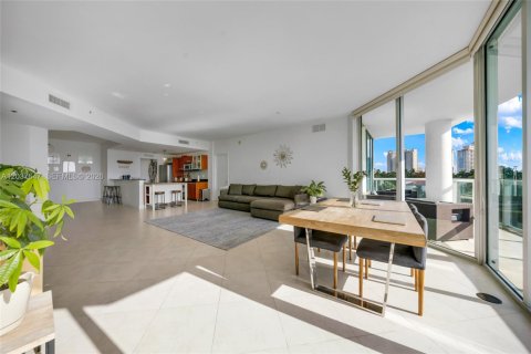 Condo in Aventura, Florida, 2 bedrooms № 2155034 - photo 19