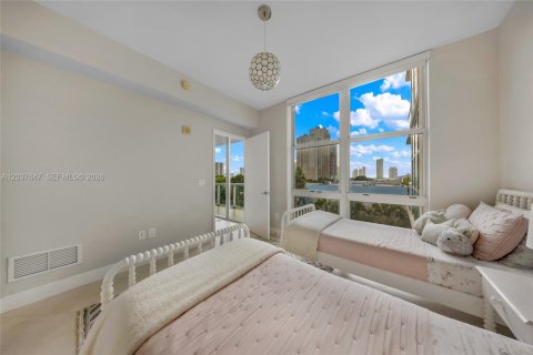 Condo in Aventura, Florida, 2 bedrooms № 2155034 - photo 17