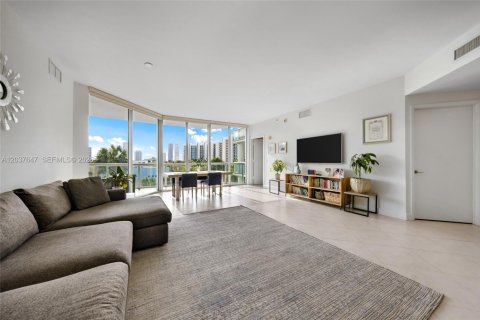 Condo in Aventura, Florida, 2 bedrooms № 2155034 - photo 12