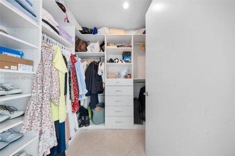 Condo in Aventura, Florida, 2 bedrooms № 2155034 - photo 9