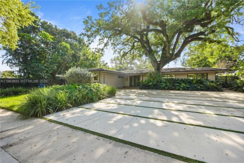 Casa en Miami, Florida 6 dormitorios № 2090736
