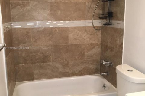 Купить кондоминиум в Майами, Флорида 2 спальни, 109.16м2, № 2053455 - фото 13