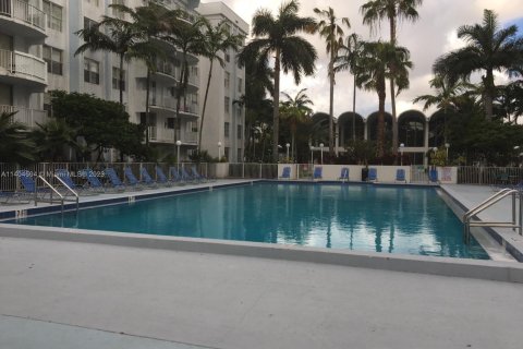 Купить кондоминиум в Майами, Флорида 2 спальни, 109.16м2, № 2053455 - фото 24