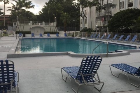 Купить кондоминиум в Майами, Флорида 2 спальни, 109.16м2, № 2053455 - фото 2