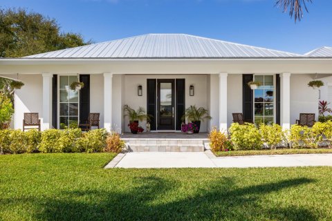 House in Stuart, Florida 3 bedrooms, 204.29 sq.m. № 2243808