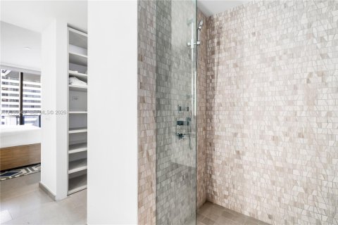 Condo in Miami, Florida, 1 bedroom № 2086495 - photo 17