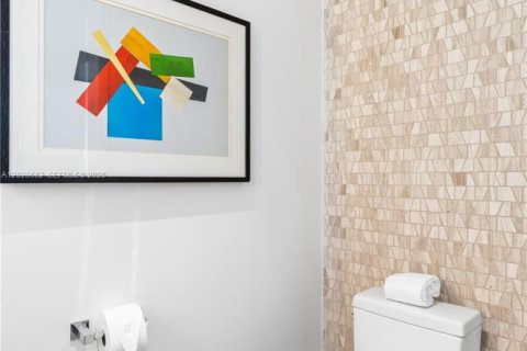 Condo in Miami, Florida, 1 bedroom № 2086495 - photo 22