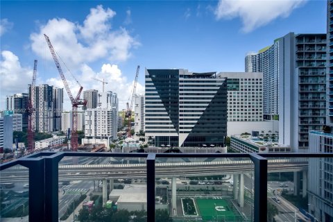 Condo in Miami, Florida, 1 bedroom № 2086495 - photo 25