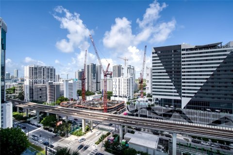 Condo in Miami, Florida, 1 bedroom № 2086495 - photo 27