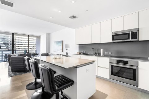Condo in Miami, Florida, 1 bedroom № 2086495