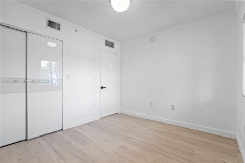 Condo in Cutler Bay, Florida, 2 bedrooms  № 1964749 - photo 27