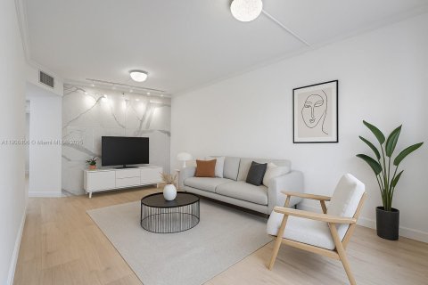 Condo in Cutler Bay, Florida, 2 bedrooms  № 1964749 - photo 2