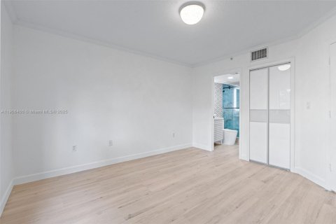 Condo in Cutler Bay, Florida, 2 bedrooms  № 1964749 - photo 20