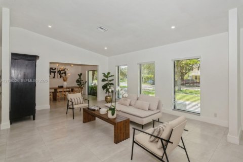 Casa en venta en Pinecrest, Florida, 4 dormitorios, 258.27 m2 № 2433866 - foto 8