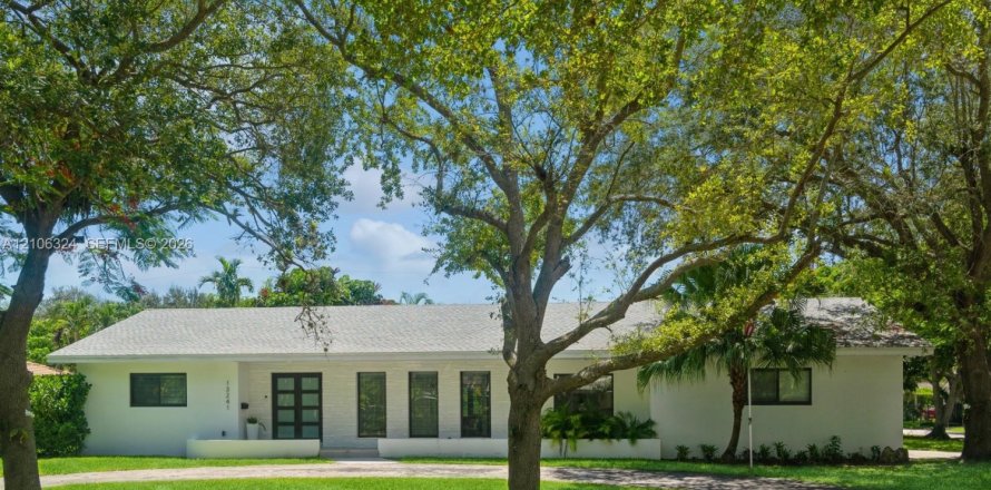Casa en Pinecrest, Florida 4 dormitorios, 258.27 m2 № 2433866