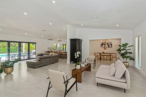 Casa en venta en Pinecrest, Florida, 4 dormitorios, 258.27 m2 № 2433866 - foto 11