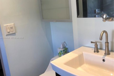Copropriété à louer à Miami Beach, Floride: 1 chambre, 60.39 m2 № 2401216 - photo 19
