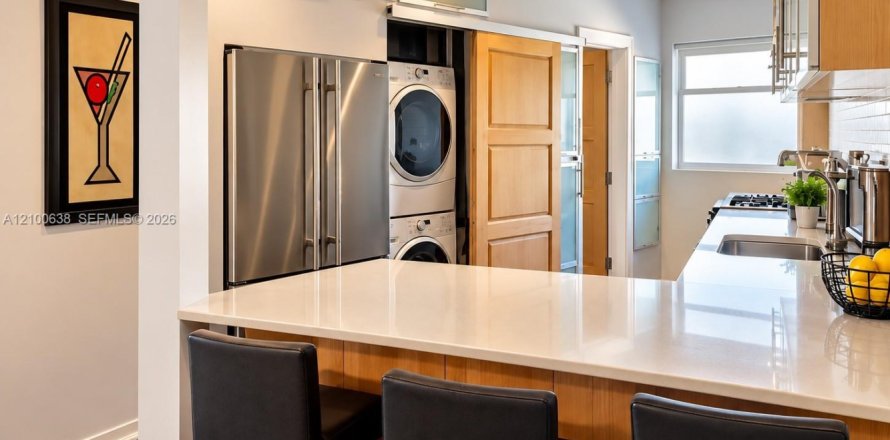 Condo à Miami Beach, Floride, 1 chambre  № 2401216