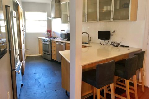 Copropriété à louer à Miami Beach, Floride: 1 chambre, 60.39 m2 № 2401216 - photo 2