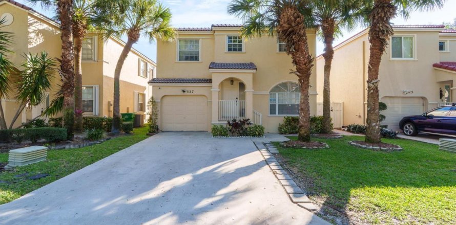 Casa en Coral Springs, Florida 3 dormitorios, 164.62 m2 № 2084778