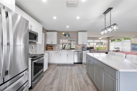 House in Pembroke Pines, Florida 2 bedrooms № 1984399 - photo 11