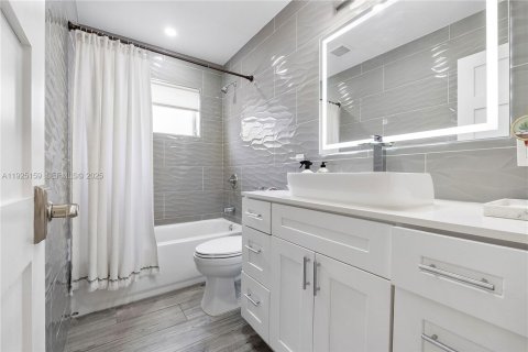 House in Pembroke Pines, Florida 2 bedrooms № 1984399 - photo 27