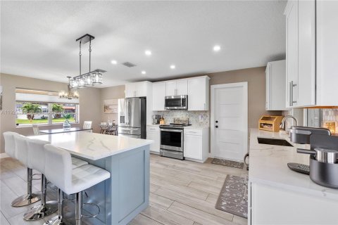 House in Pembroke Pines, Florida 2 bedrooms № 1984399 - photo 12