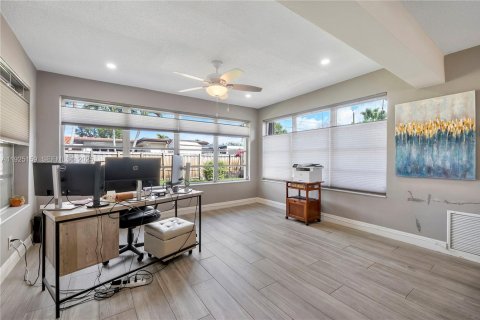 House in Pembroke Pines, Florida 2 bedrooms № 1984399 - photo 17