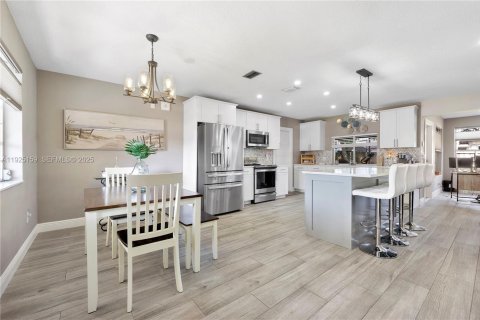 House in Pembroke Pines, Florida 2 bedrooms № 1984399 - photo 6