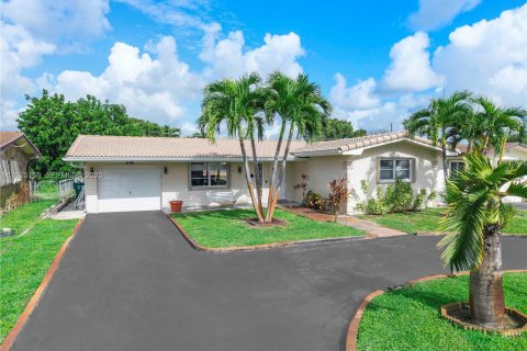 House in Pembroke Pines, Florida 2 bedrooms № 1984399 - photo 3