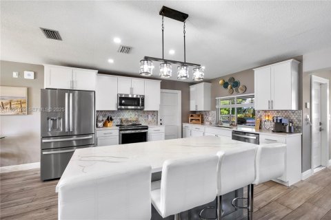 House in Pembroke Pines, Florida 2 bedrooms № 1984399 - photo 14