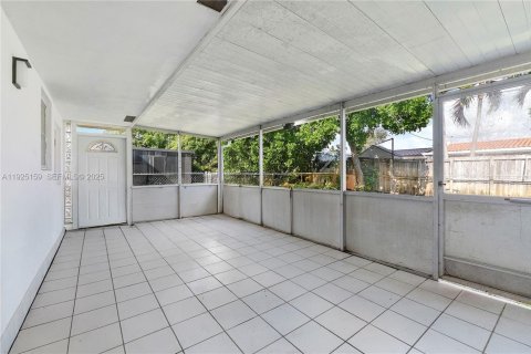 House in Pembroke Pines, Florida 2 bedrooms № 1984399 - photo 29