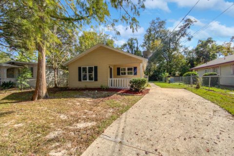 House in Jacksonville, Florida 4 bedrooms, 122.45 sq.m. № 817933 - photo 1