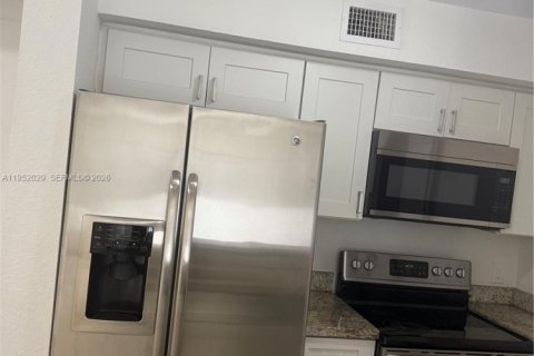 Купить кондоминиум в Хомстед, Флорида 2 спальни, 83.61м2, № 2006535 - фото 3