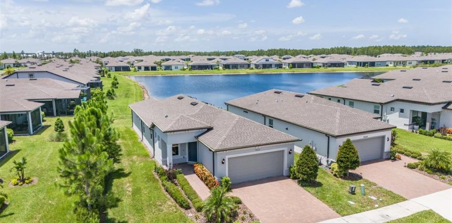 Casa en Land O' Lakes, Florida 2 dormitorios, 130.06 m2 № 1844488