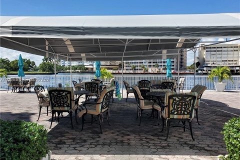 Condominio en venta en Hallandale Beach, Florida, 1 dormitorio, 65.03 m2 № 2045943 - foto 18