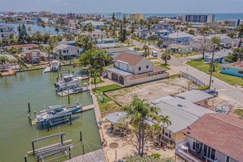 Land in Madeira Beach, Florida № 1848140 - photo 18