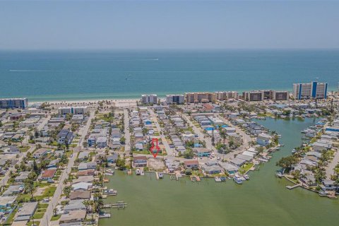 Land in Madeira Beach, Florida № 1848140 - photo 30