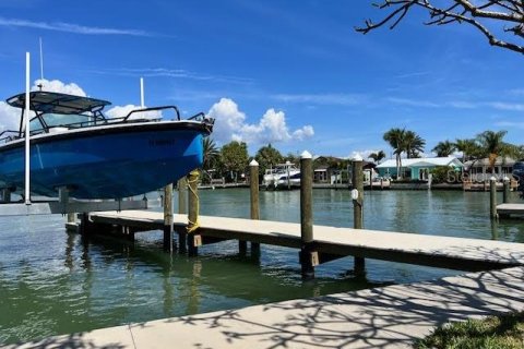 Land in Madeira Beach, Florida № 1848140 - photo 11
